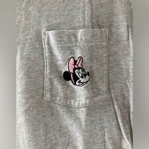 Women’s short sleeve gray T-shirt with pocket decor on front and back